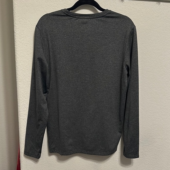Eddie Bauer Gray Thermal Tee Casual Comfort EUC - Picture 4 of 4